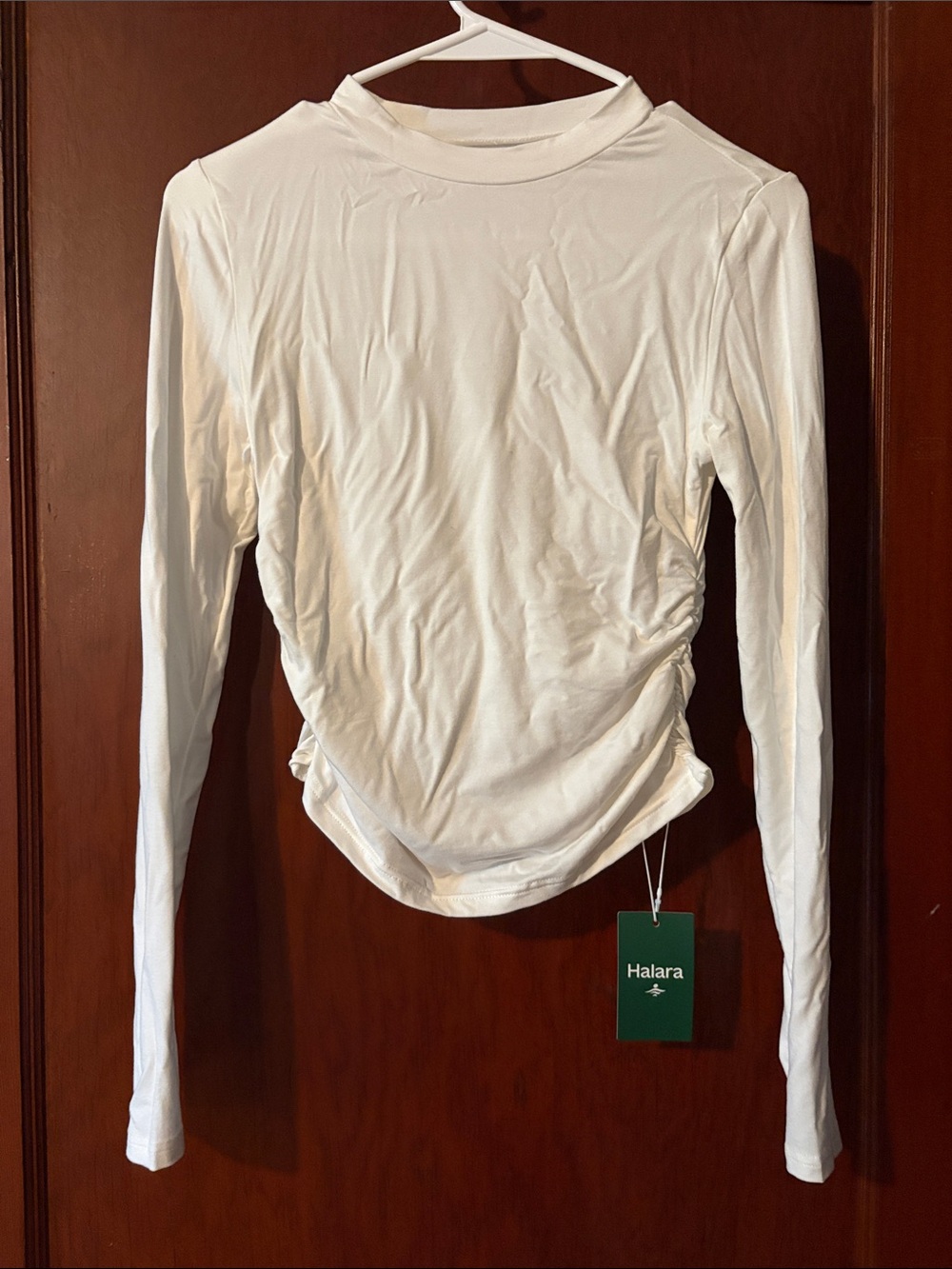 HALARA White Long Sleeve Ruched Side Tee